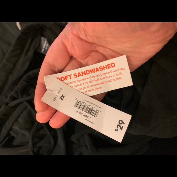 New cropped activewear pants - Picture 3 of 3